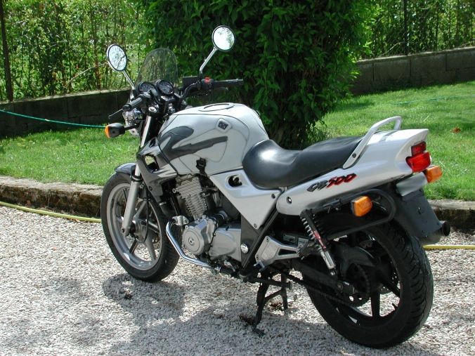 cb500_7.jpg - 103176 Bytes